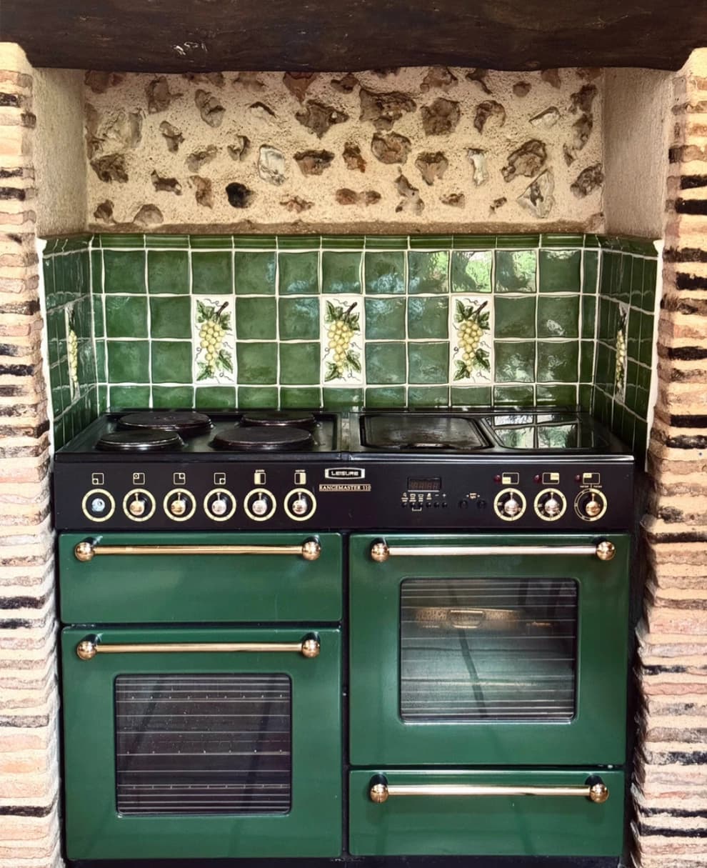 Le piano en fonte émaillée vert — cuisine de la grande maison