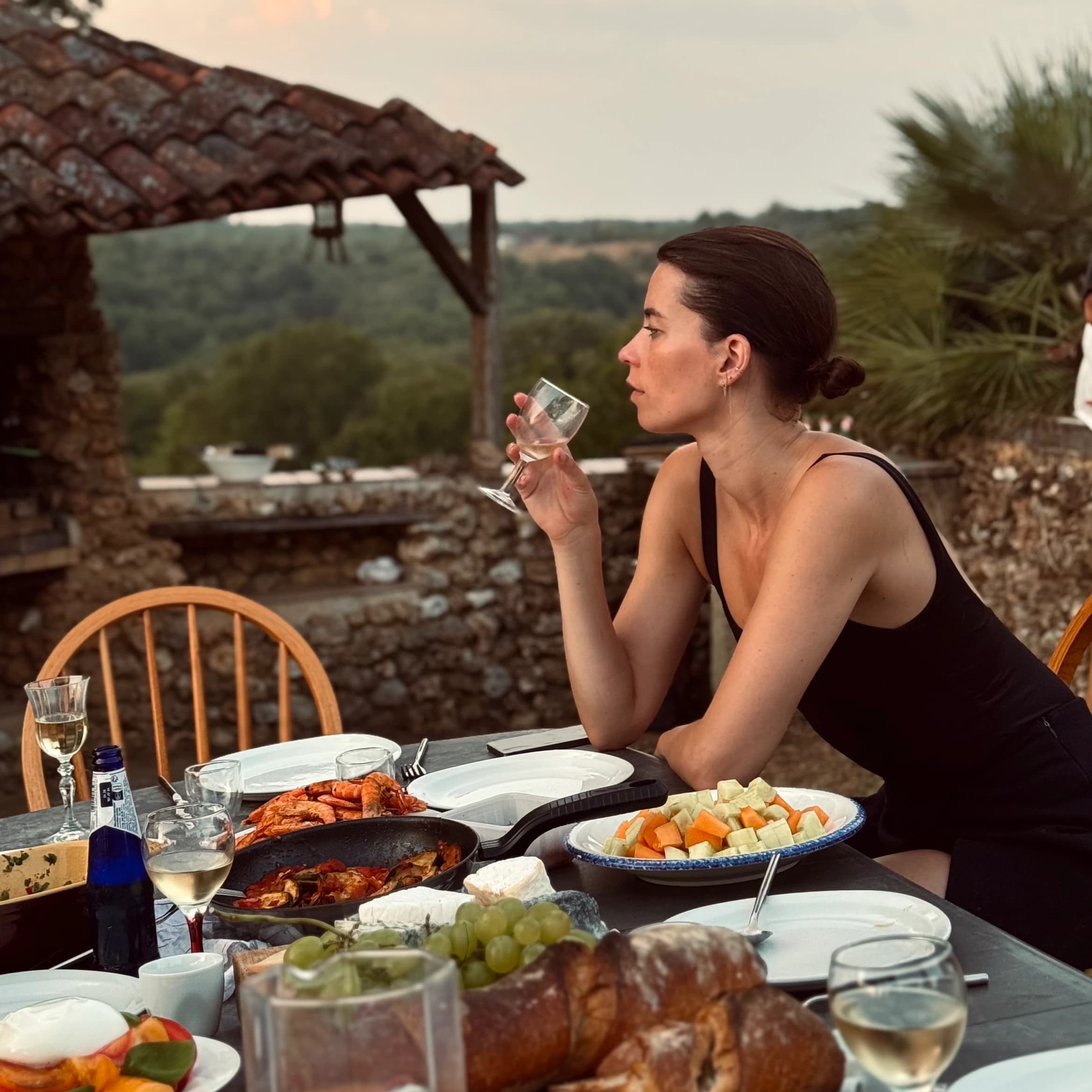 Table dressée, jardin du domaine